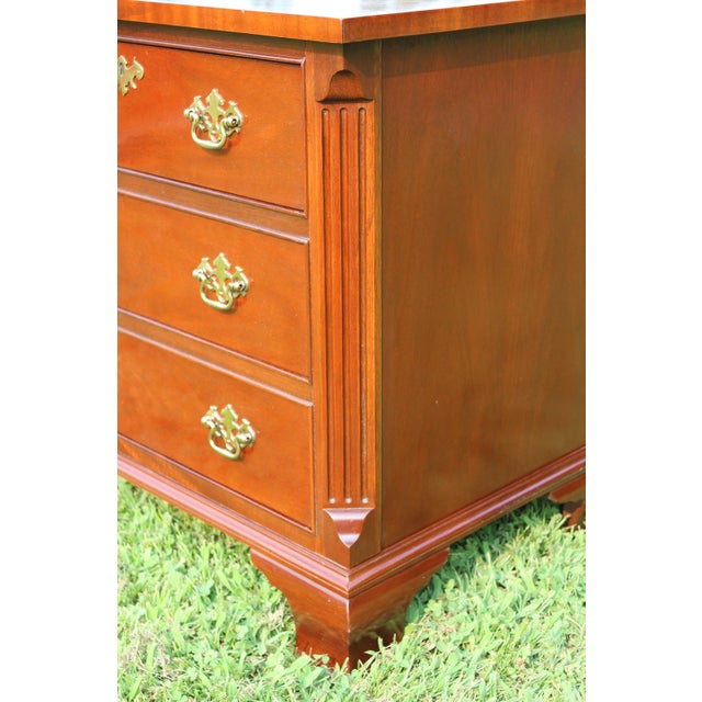 Wood Baker Furniture Chippendale Mahogany Nightstands—A Pair For Sale - Image 7 of 18