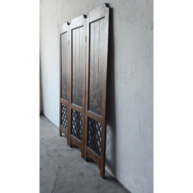 1980s Vintage Hand Painted Chinoiserie Style 3 Panel Divider Screen For Sale - Image 5 of 7