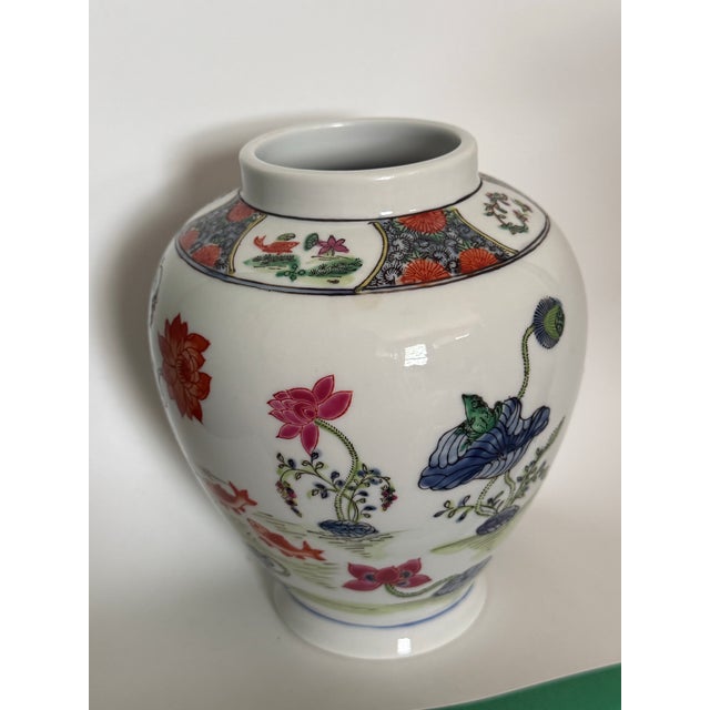 Japanese Vintage Hand Painted Floral Japanese Kakiemon-Style Porcelain Vase For Sale - Image 3 of 9