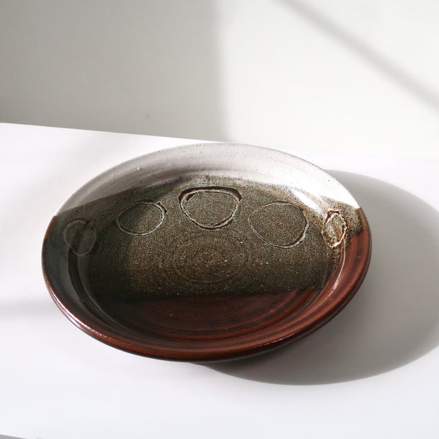 Mid-Century Modern Mid Century Modern 1977 Studio Pottery Plate in Two-Tone Glaze With Circular Impressions For Sale - Image 3 of 14
