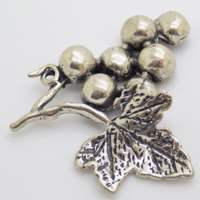 1980s Vintage Italian Handmade Genuine Silver Grapes Flat Miniature Figurine For Sale - Image 5 of 12