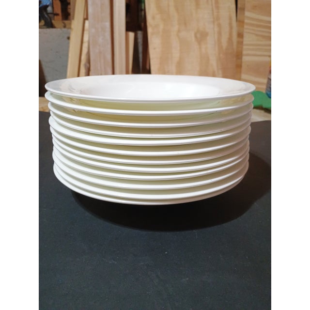 American Royal Doulton Signature White Rimmed Soup Bowl 6421960 For Sale - Image 3 of 5