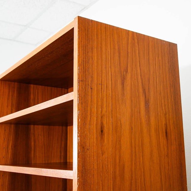 1960s Mid Century Danish Modern Bookshelf Tall Teak Wood Shelving Unit Adjustable MCM For Sale - Image 5 of 11