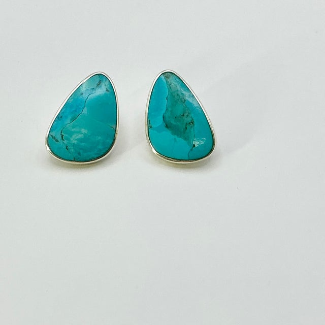Ralph Lauren 1980s Vintage Southwestern Americana Peyote Bird Turquoise & Sterling Large Pierced Stud Earrings - A Pair For Sale - Image 4 of 12