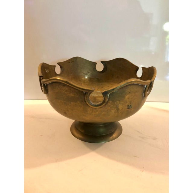 Mid-Century Modern 1970s Scalloped Edge Solid Brass Pedestal Bowl / Planter For Sale - Image 3 of 14