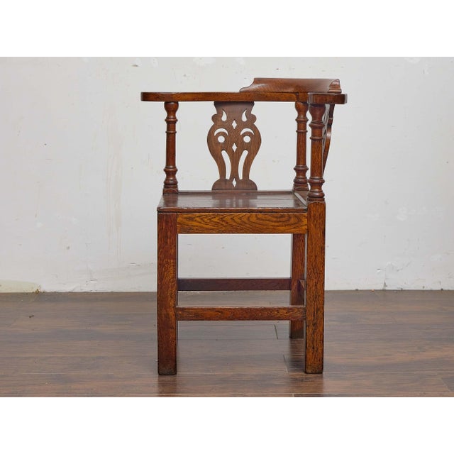 English 19th Century Oak Corner Chair With Carved Back Splats For Sale In Atlanta - Image 6 of 9
