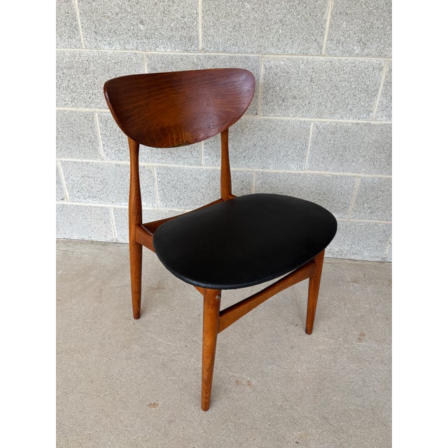 Bassett Furniture Mid Century Modern Walnut 4 Drawer Desk & Chair For Sale - Image 11 of 18