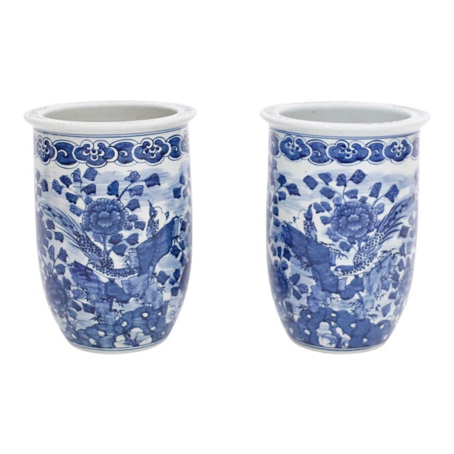 Pair of Chinese Blue and White Porcelain Vases For Sale