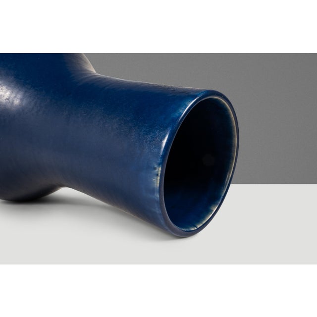 Mid-Century Modern Contemporary Oversized Powder-Blue-Glazed Studio Craft Ceramic Vase, Usa, C. 1980s For Sale - Image 9 of 18