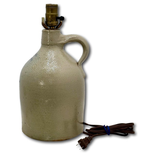 Antique 1870s American Peabody Massachusetts Blue Decorated 1 Gallon Stoneware Jug - Table Lamp Base Conversion For Sale - Image 15 of 18
