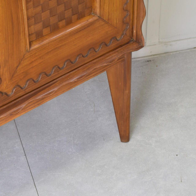 Wood Walnut Credenza with Checkerboard Marquetry attributed to Paolo Buffa, 1950s For Sale - Image 7 of 14