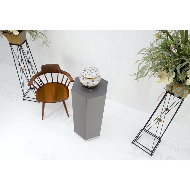 Grey Laminate Aluminum Base Hexagon Shape Mid-Century Modern Pedestal For Sale - Image 9 of 9