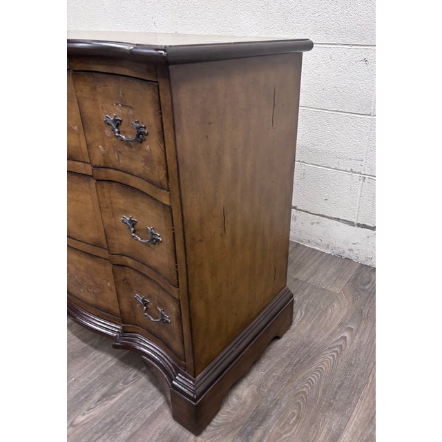Wood French Provincial Style Serpentine Front Three Drawer Bombe Chest For Sale - Image 7 of 9