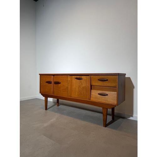Mid-Century Modern Teak Sideboard from Jentique For Sale - Image 4 of 12