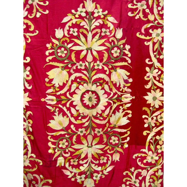 Baroque 18th Century Large Silk Italian Silk and Gold Embroidery Tapestry For Sale - Image 3 of 14