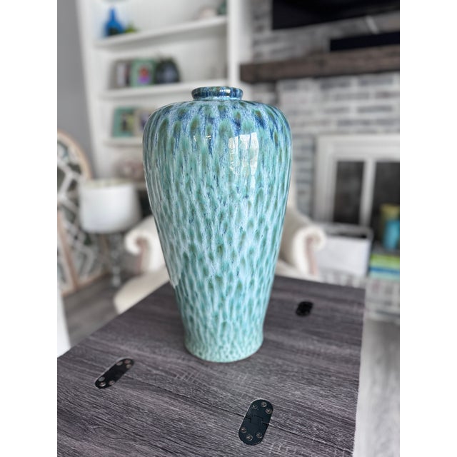 Early 21st Century Peacock Feather Coastal Blues & Greens Glazed Pottery Vase For Sale - Image 5 of 6
