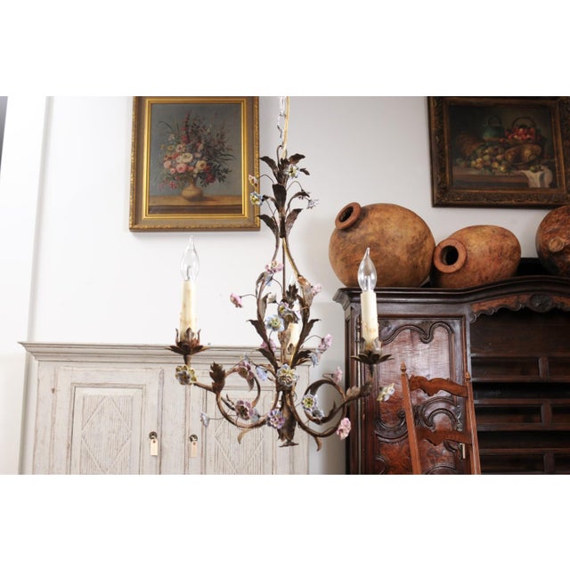 Early 20th Century Baroque Style French Three-Light Porcelain Chandelier with Blue and Pink Flowers For Sale - Image 9 of 12