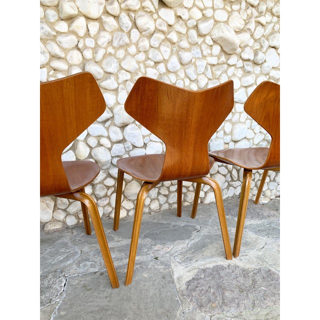 Grand Prix Dining Chairs in Teak by Arne Jacobsen for Fritz Hansen, 1960s, Set of 4 For Sale - Image 12 of 18