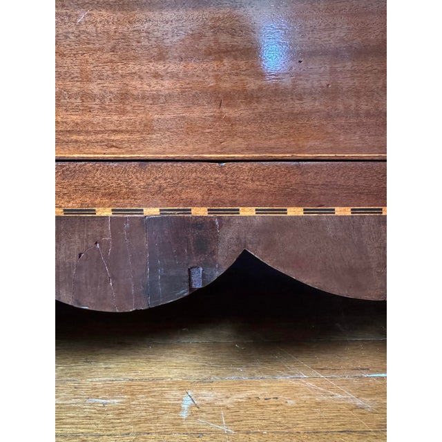 Early 1800s English Georgian Mahogany Bachelors Chest For Sale - Image 9 of 10
