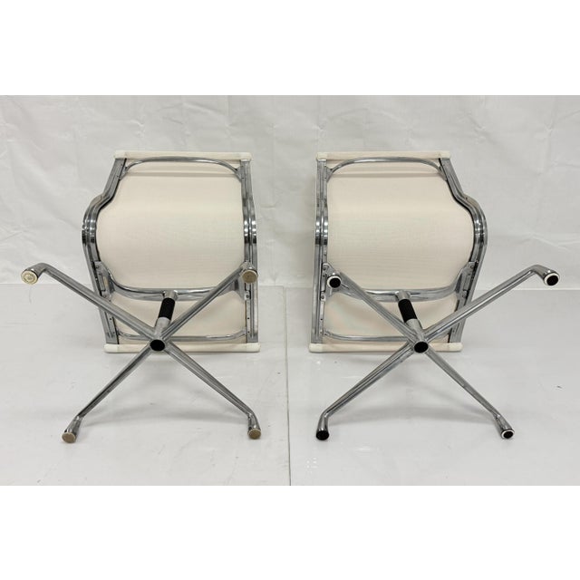 Off-white Pair Eames Aluminum Group Swivel Chairs for Herman Miller, Vitra Italy For Sale - Image 8 of 18
