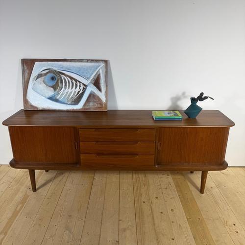 Vintage Teak Sideboard with Rounded Edges and Retracting Doors For Sale - Image 4 of 14