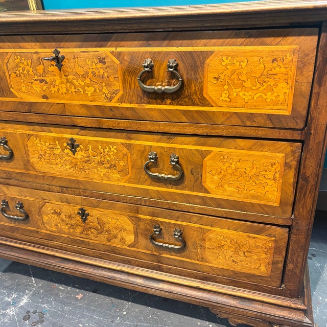 Antique Louis XIV Walnut Chest of Drawers with Boxwood Inlays, Lombardy, Late 17th Century, 1600s For Sale - Image 15 of 16