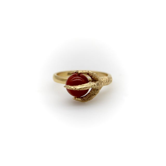 Modern Vintage 18k Gold Sardinian Red Coral Bead and Claw Ring Size 7 For Sale - Image 3 of 8