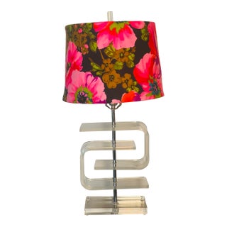 1950s Mid Century Modern Hollywood Regency Lucite Floral Table Lamp For Sale