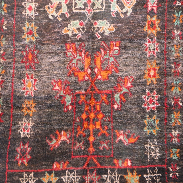 Tribal 1980s Moroccan Vintage Handmade Rug - 6'0" X 9'1" Ft For Sale - Image 3 of 7