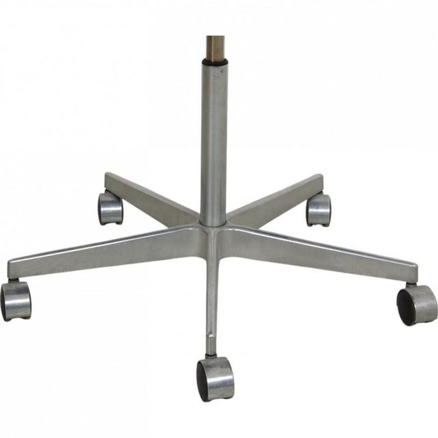 Blue Oxford Office Chair in Blue Fabric by Arne Jacobsen For Sale - Image 8 of 10