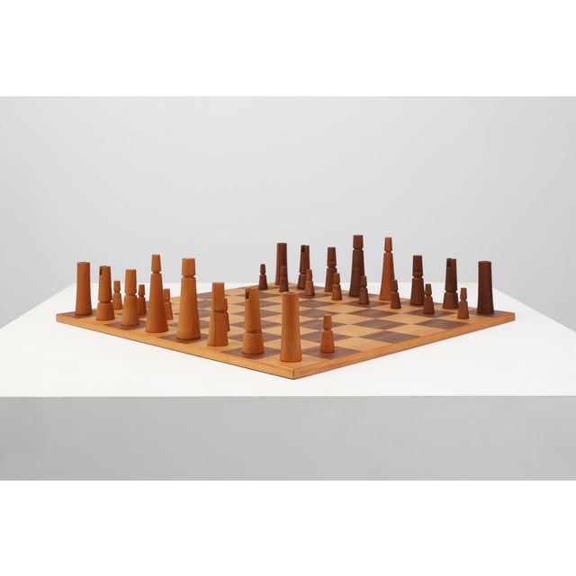 Chess Set with Box attributed to Christophe Gevers for de Coene, Belgium, 1950s, Set of 34 For Sale - Image 4 of 16