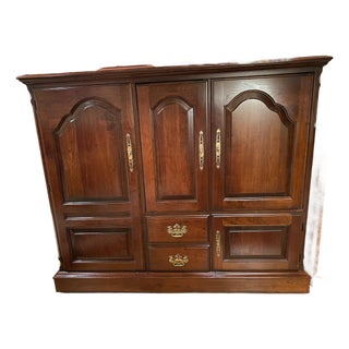 Pennsylvania House Cherry Wood Entertainment Cabinet Excellent Condition Late 20th Century For Sale