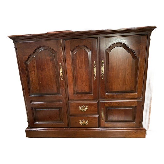 Pennsylvania House Cherry Wood Entertainment Cabinet Excellent Condition Late 20th Century For Sale