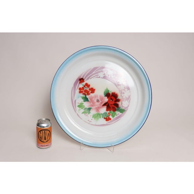 Large Bumper Shoot flowers and rose motif enameled metal tray/platter (China, ca. 1980s). Appealing floral pattern and...