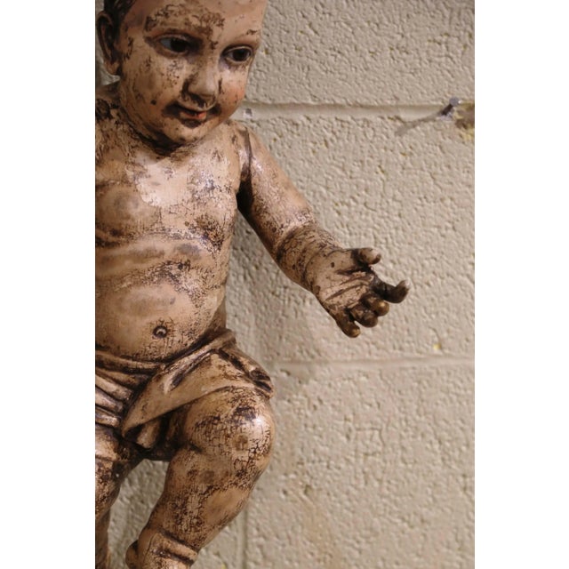 Tan 18th Century Italian Carved Giltwood Polychrome Baby Jesus With Glass Eyes For Sale - Image 8 of 11