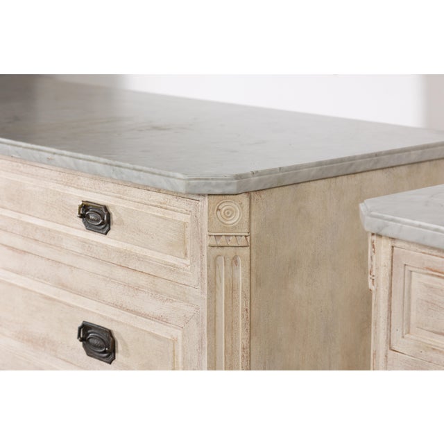 French Pair of French Neoclassical Style 1930s Painted Chests with Marble Tops For Sale - Image 3 of 12
