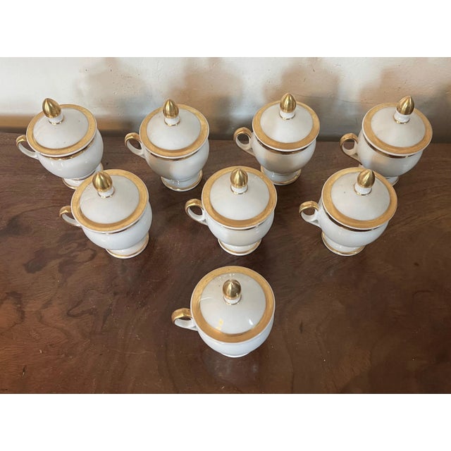 Antique 19th Century French Empire Old Paris Porcelain Pot De Creme or Handled Cups and Covers in White With Gold Bands 1800- Set of 8 For Sale In New York - Image 6 of 12