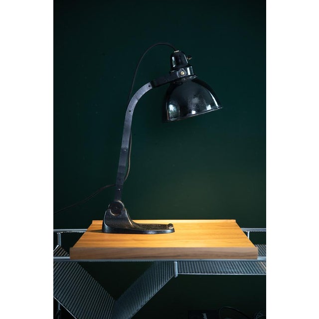 This magnificent piece comes from the lamp manufacturer Bünte & Remmler, founded in Frankfurt am Main in 1880. Designed in...