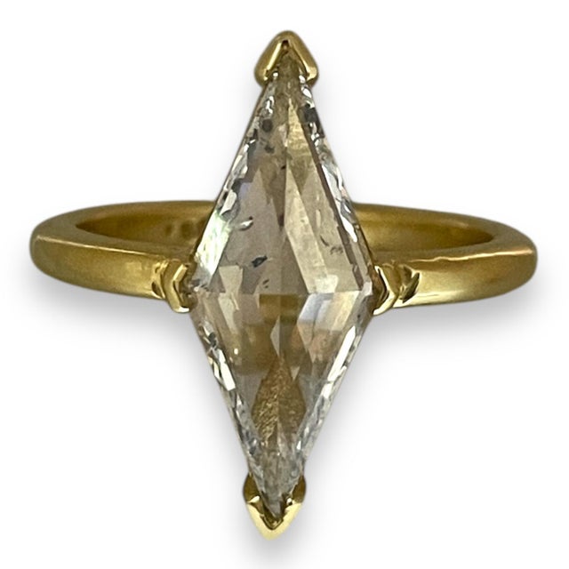 Modern 18k Gold Gia Certified 2.02ct Lozenge-Cut Diamond Ring For Sale - Image 3 of 5