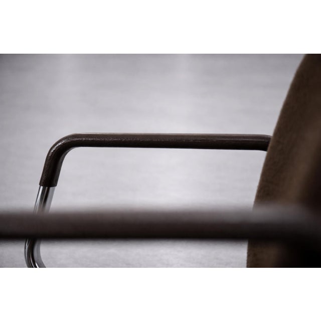 Mid-Century Modern German Modern Brown Fabric and Aluminum Chairs by Herbert Hirche for Mauser Werke Waldeck, 1970s, Set of 2 For Sale - Image 14 of 18