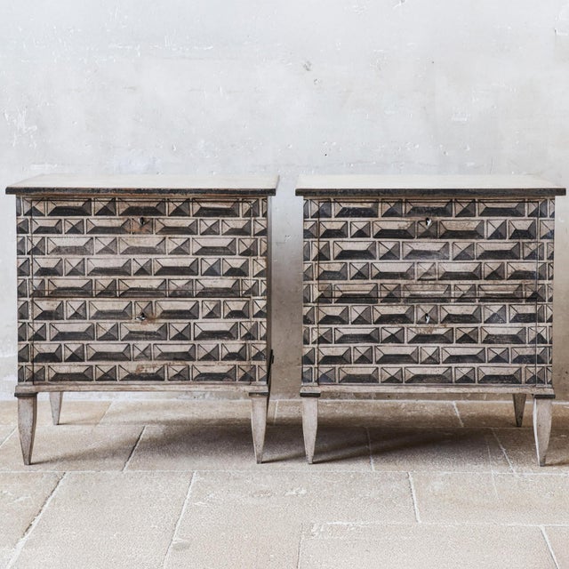 Neoclassical French Bedside Tables with Pattern in a Cream and Grey Patina, Set of 2 For Sale - Image 15 of 15