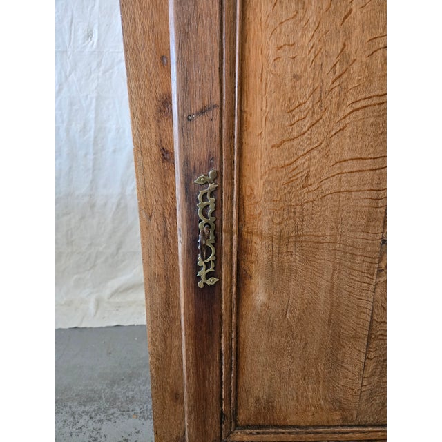 Wood 19th Century French Louis XV Provincial Oak Cabinet For Sale - Image 7 of 10