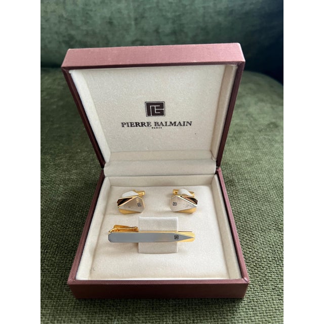 Rare Vintage Balmain 1980s Cufflinks & Tie Bar In Original Champagne Velvet Case For Sale - Image 12 of 18