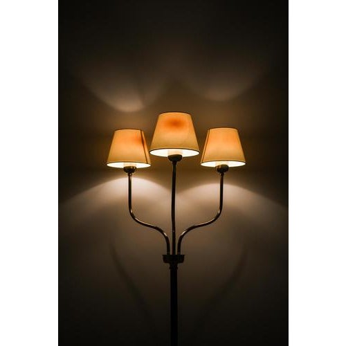 Metal Floor Lamp in Brass and Lacquer from Josef Frank, 1950s For Sale - Image 7 of 10