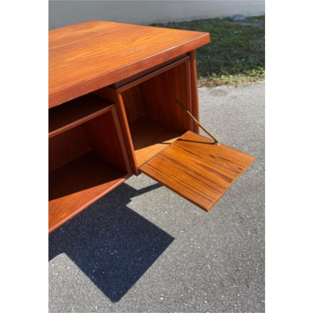 Brown Teak Boomerang Writer's Desk With Floating Drawer Bank and Front Display | Mid Century Atomic in the Style of Kai Kristiansen For Sale - Image 8 of 12