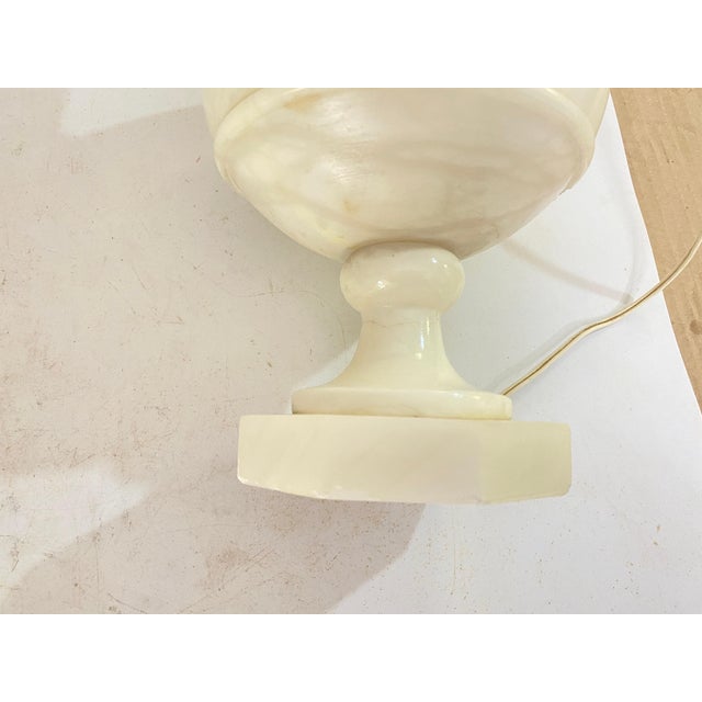 Cream Art Deco Alabaster Urn Uplighter Table Lamp, France, 1960s For Sale - Image 8 of 18
