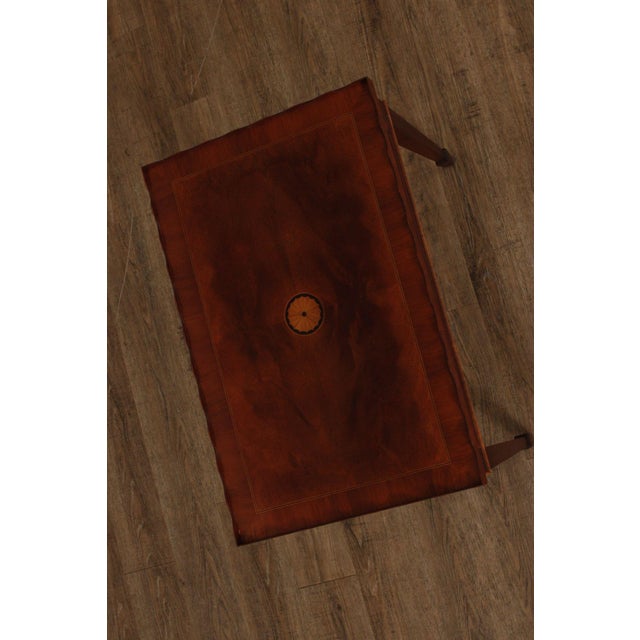 Mid 20th Century Hekman Federal Style Inlaid Mahogany And Yew Wood Side Table For Sale - Image 5 of 12