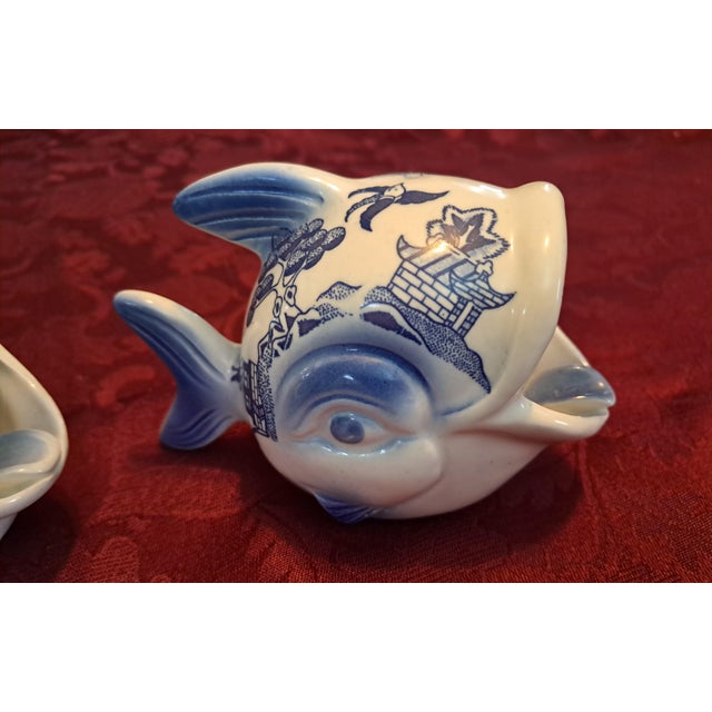 Mid-Century Modern Mid-Century Pair of Blue Willow Personal Ashtray Fish Shaped For Sale - Image 3 of 18