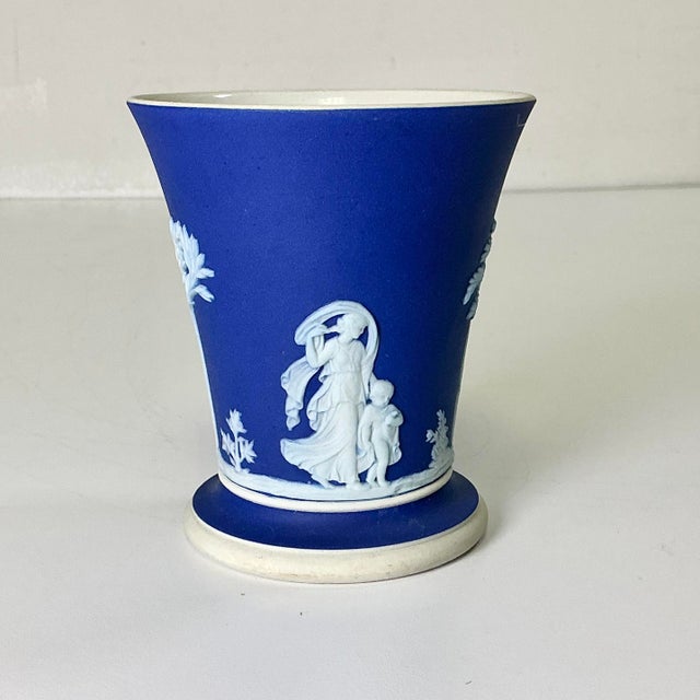 In the 1700s, Josiah Wedgwood started his pottery factory in England and was an immediate success with his iconic style of...