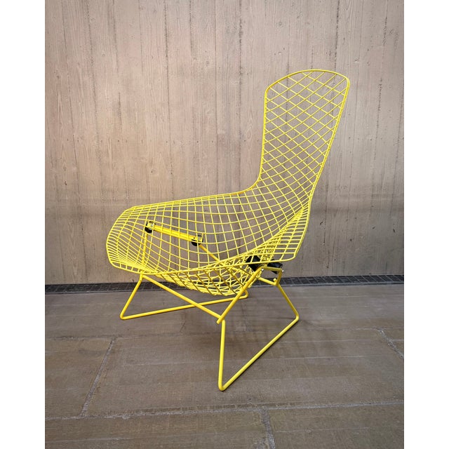 Bird Chair in Sulfur Yellow by Harry Bertoia for Knoll International, 1980s, in Very Good conditions. Designed 1950 to...